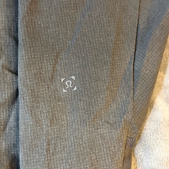 Lululemon Airing Easy Bomber
Graphite Grey

#173 - Picture 3 of 6